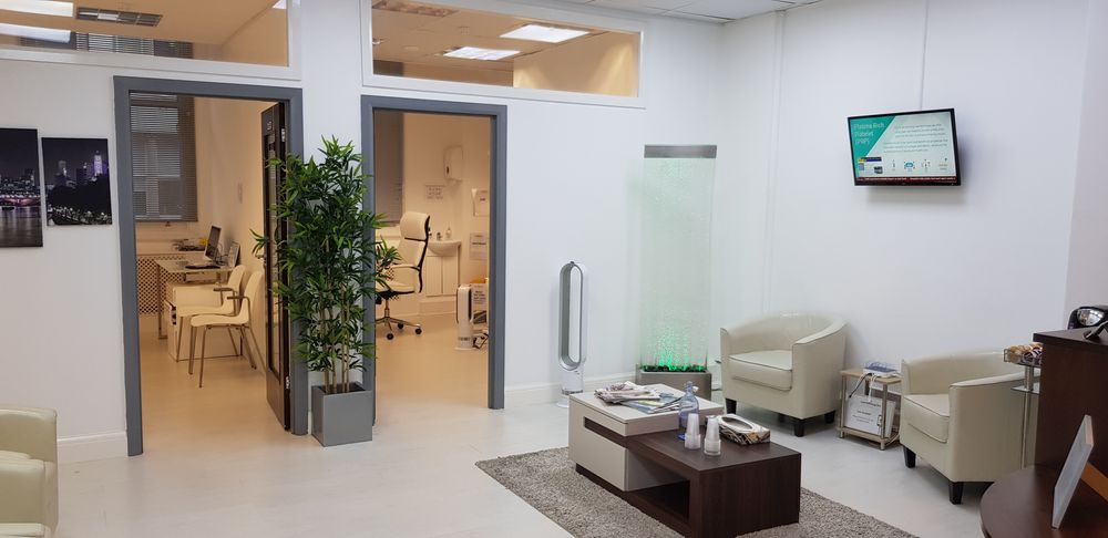 o (3) London Dermatology Clinic 3
